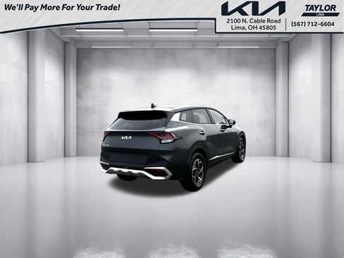 Used 2024 Kia Sportage LX FWD image 2