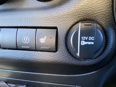 Used 2017 Jeep Wrangler Unlimited Sahara image 23