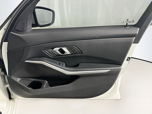 Used 2025 BMW 330i Sedan image 34