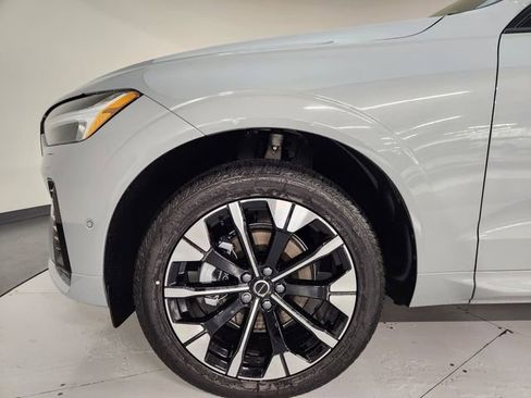 New 2026 Volvo XC60 B5 Plus w/ Protection Package Premier AWD/4WD image 11