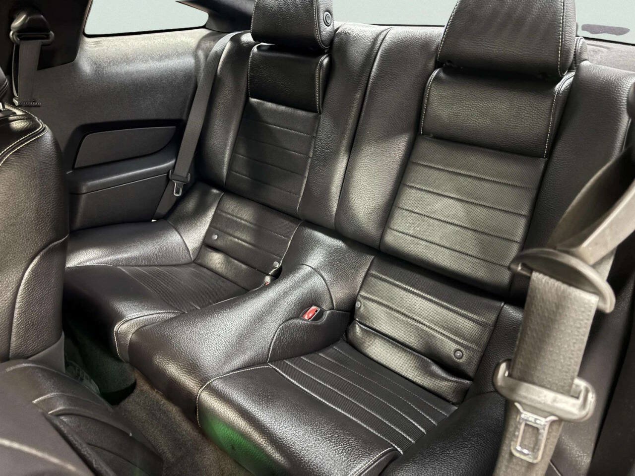 Used 2012 Ford Mustang GT Premium RWD image 16