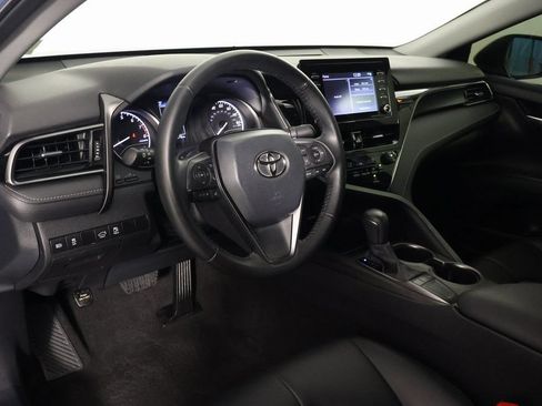Used 2023 Toyota Camry SE FWD image 7