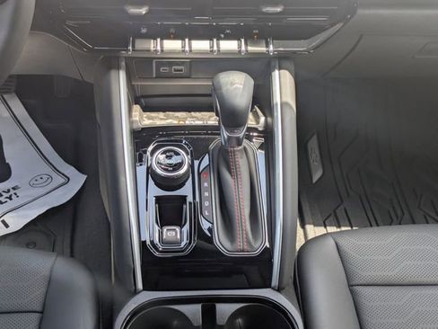 New 2025 Chevrolet Colorado Z71 w/ Technology Package AWD/4WD image 19