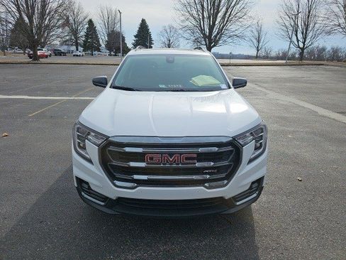Used 2024 GMC Terrain AT4 w/ Infotainment Package II image 9
