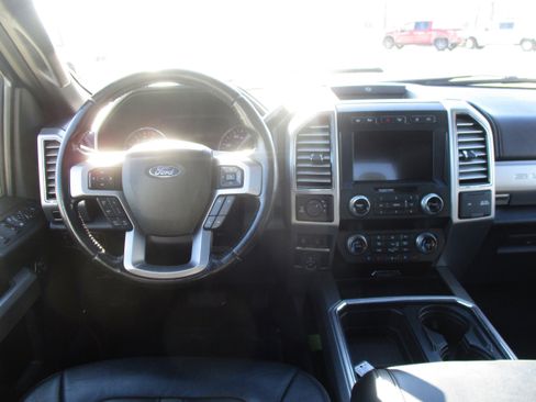 Used 2020 Ford F250 Platinum w/ FX4 Off-Road Package AWD/4WD image 22