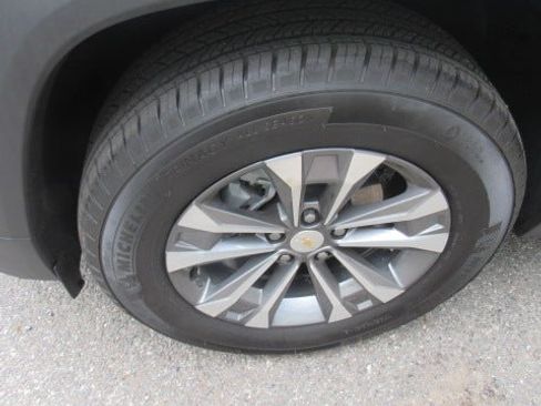 Used 2026 Chevrolet Equinox LT AWD/4WD image 5