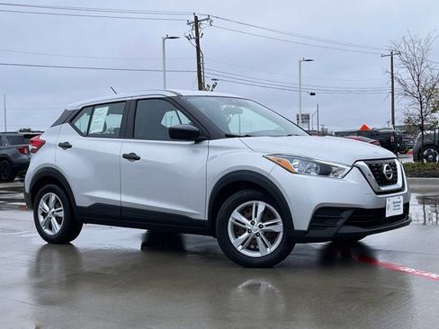 Used 2020 Nissan Kicks S image 5
