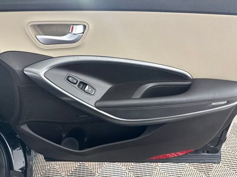 Used 2017 Hyundai Santa Fe Sport FWD image 19