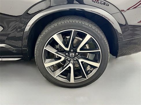 Used 2020 Volvo XC90 T6 Momentum w/ Protection Package Premier image 38