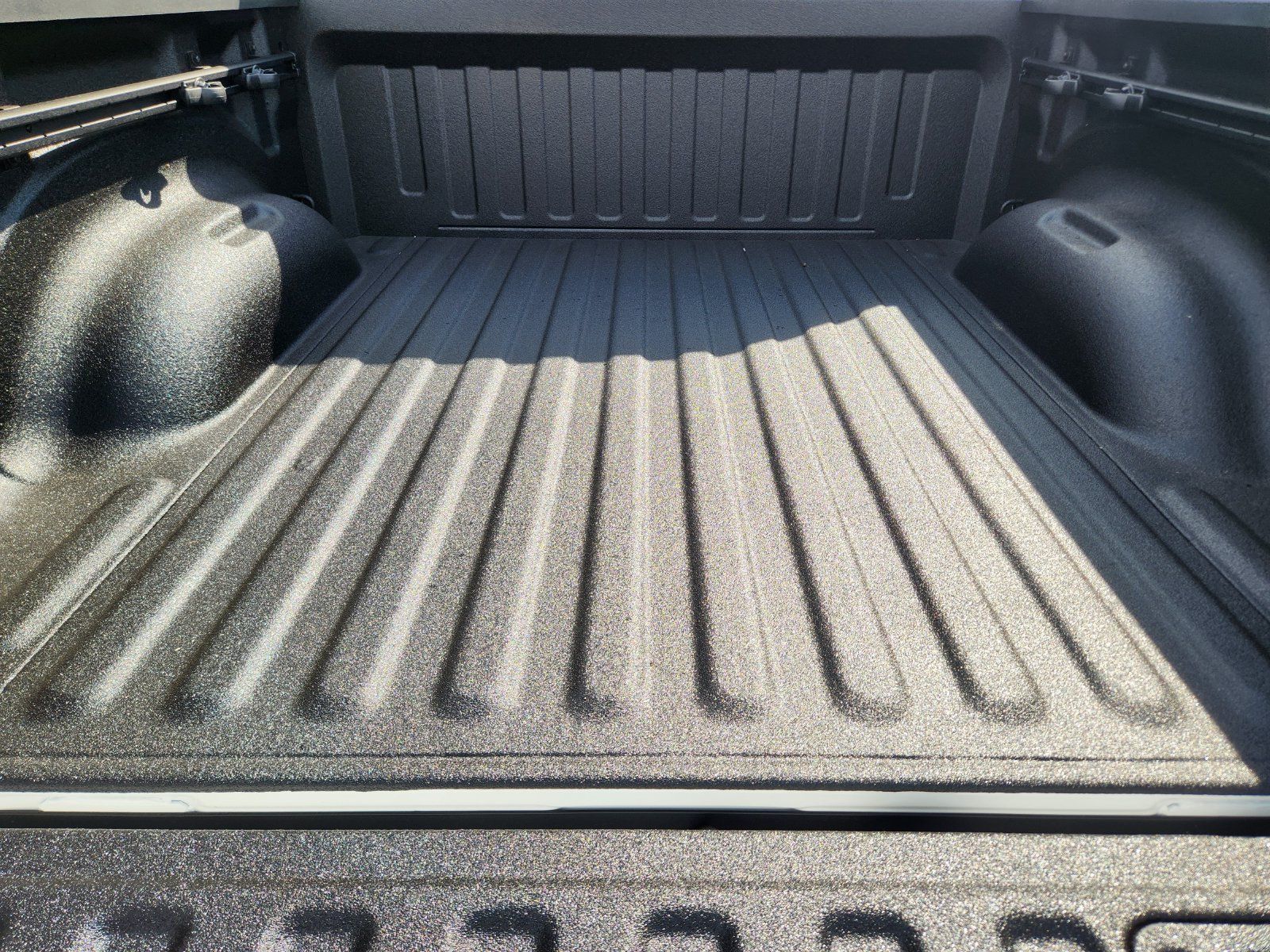 New 2026 RAM 1500 Laramie AWD/4WD image 27