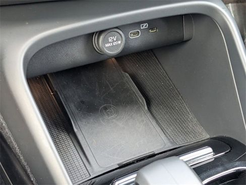 Used 2023 Volvo XC40 Recharge Ultimate image 24