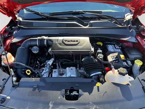 Used 2024 Jeep Compass Latitude image 9