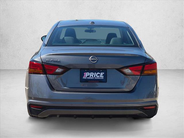 Used 2025 Nissan Altima 2.5 SV FWD image 7