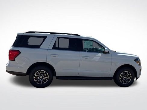 Used 2024 Ford Expedition XLT RWD image 9
