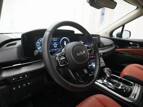 Certified 2024 Kia Carnival SX image 8