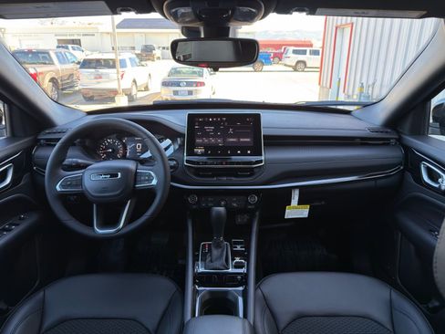 New 2026 Jeep Compass Latitude image 29