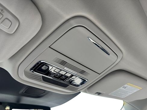 New 2026 Lincoln Aviator AWD image 19