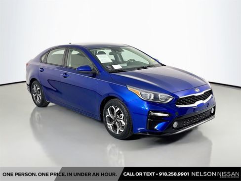Used 2019 Kia Forte LXS FWD image 3