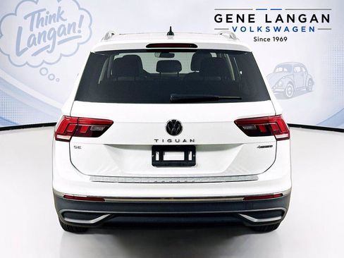 Certified 2024 Volkswagen Tiguan SE w/ Panoramic Sunroof Package AWD/4WD image 6