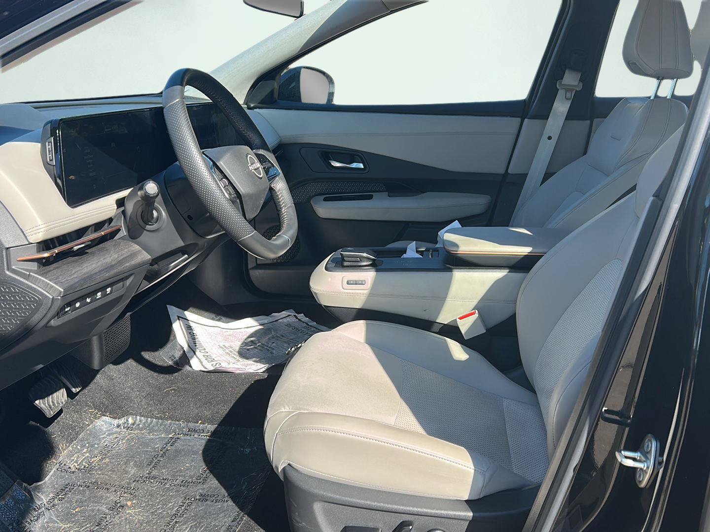 Used 2024 Nissan Ariya AWD image 5