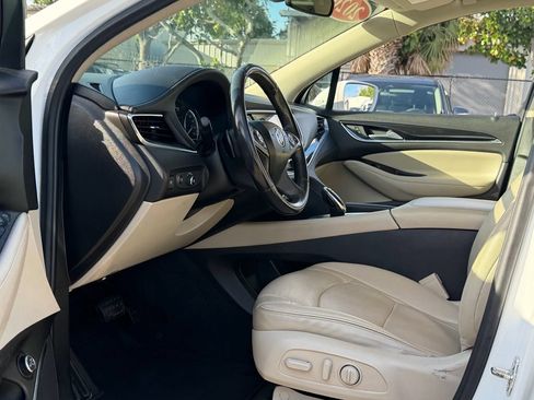 Used 2020 Buick Enclave Essence FWD image 11