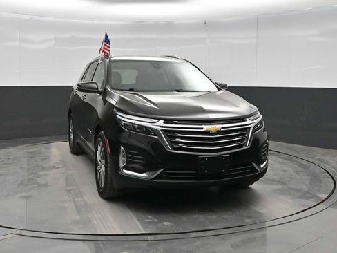 Used 2022 Chevrolet Equinox Premier FWD image 2