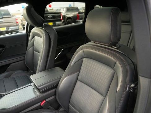 Used 2024 Lincoln Nautilus Reserve w/ Equipment Group 202A image 10