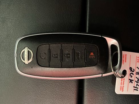 Used 2023 Nissan Rogue SV w/ SV Premium B Package image 34