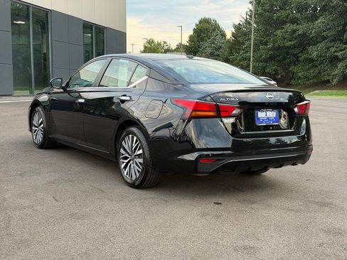 Used 2025 Nissan Altima 2.5 SV FWD image 4