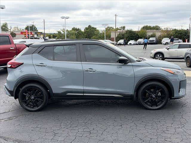 Used 2023 Nissan Kicks SR w/ SR Premium Package FWD image 2