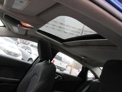 Used 2015 Chrysler 200 Limited w/ Convenience Group image 11