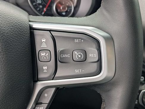 Used 2025 RAM 1500 Big Horn AWD/4WD image 24