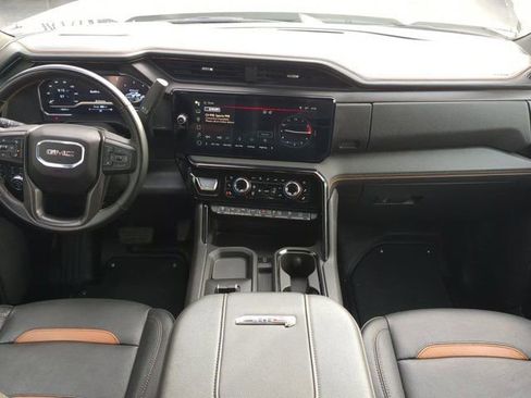 Used 2025 GMC Sierra 2500 AT4 image 14