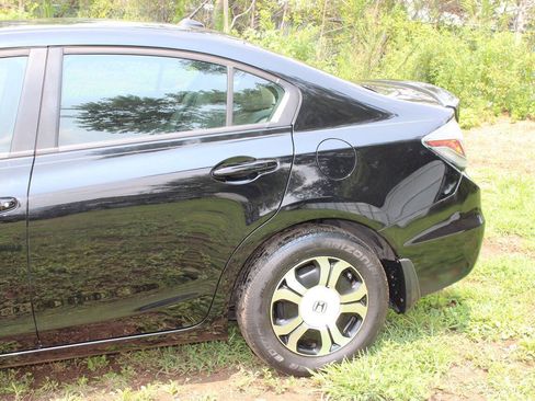 Used 2013 Honda Civic Hybrid Sedan image 10