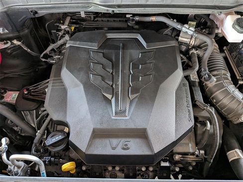 Used 2024 Kia Carnival LX image 32