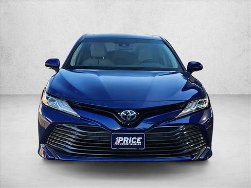 Used 2018 Toyota Camry XLE w/ Audio Package FWD image 2