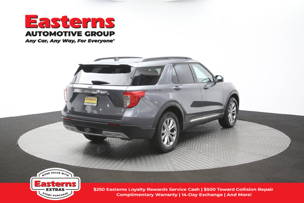 Used 2024 Ford Explorer XLT w/ Equipment Group 202A AWD/4WD image 44