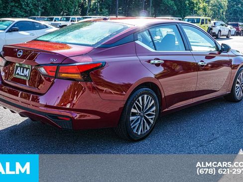 Used 2024 Nissan Altima 2.5 SV FWD image 6