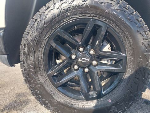 Used 2019 Chevrolet Silverado 1500 LT Trail Boss image 30