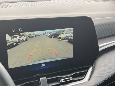 Used 2025 Chevrolet Equinox LT FWD image 22