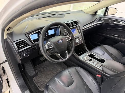 Used 2019 Ford Fusion Titanium FWD image 17