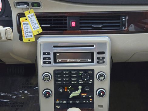 Used 2011 Volvo XC70 T6 image 24