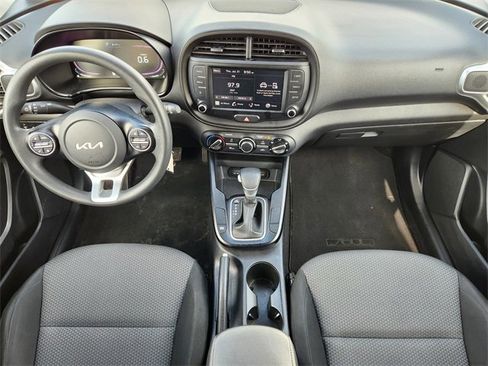 Used 2023 Kia Soul LX image 26