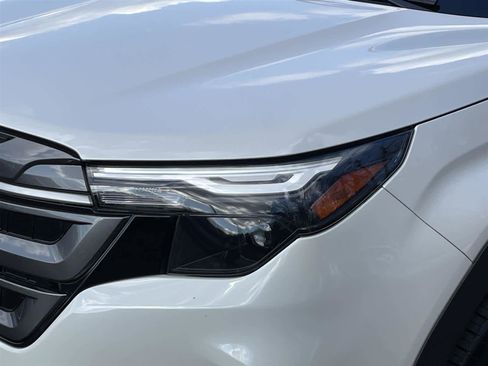 Certified 2025 Subaru Forester Premium w/ Convenience Package #2 image 9