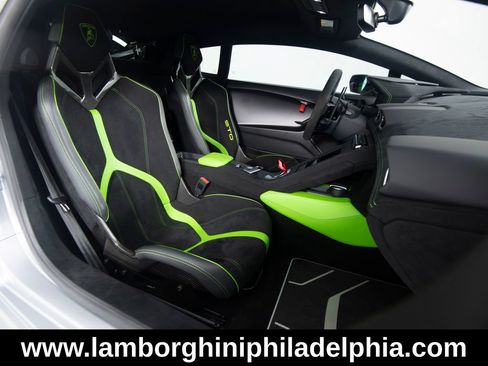 Used 2023 Lamborghini Huracan STO RWD image 32