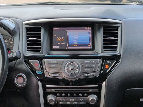 Used 2016 Nissan Pathfinder SV FWD image 18