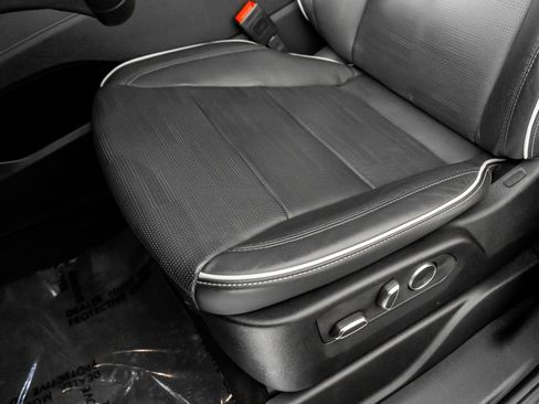 Used 2024 Cadillac Escalade ESV Premium Luxury image 29