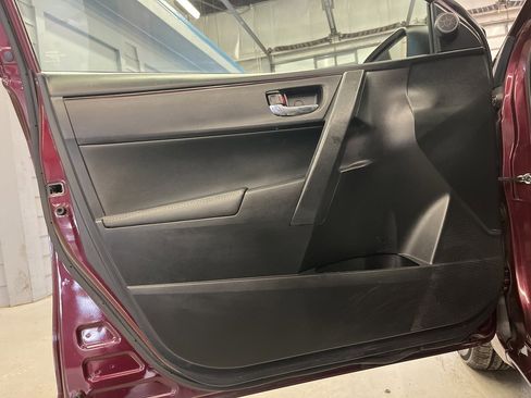 Used 2017 Toyota Corolla SE image 10