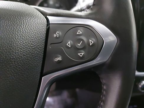 Used 2022 Chevrolet Traverse LT image 18