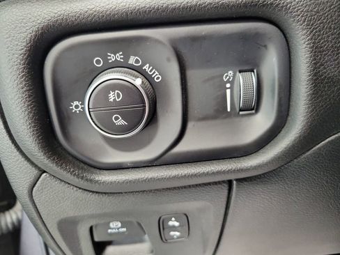 Used 2023 RAM 1500 Big Horn image 36